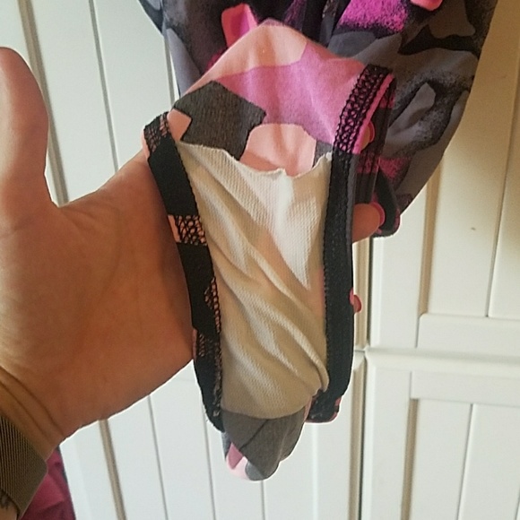 Colorful | One piece - Picture 3 of 3